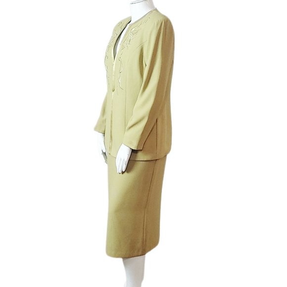 Caramia 2-Piece Green Skirt Suit - Picture 3 of 5